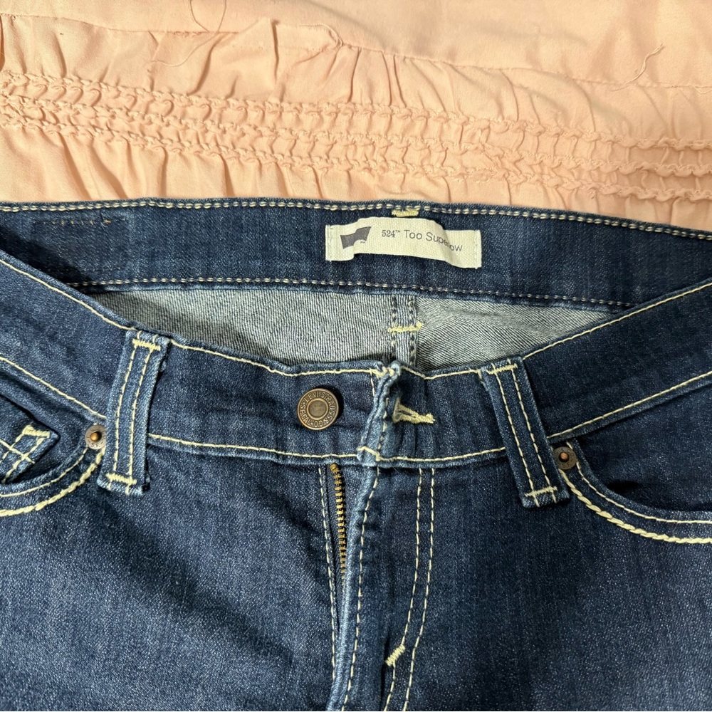 Levi’s Women's 524 Too Superlow Dark wash jeans - Picture 3 of 5